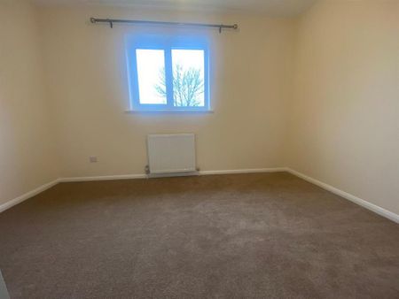 2 bedroom end of terrace house to rent - Photo 2