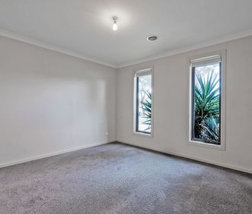 10 Isabel Street, Pakenham VIC 3810 - House For Rent | Domain - Photo 6