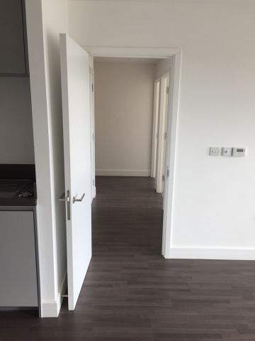 2 Bed Flat, Rathbone Market, E16 - Photo 4