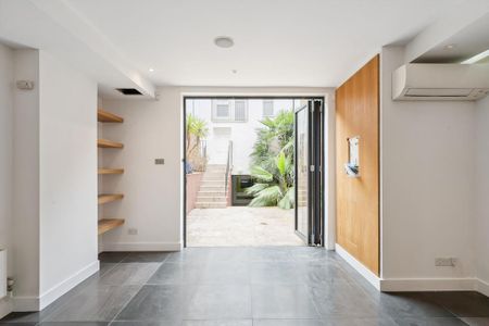 6 bedroom townhouse to rent - Photo 4