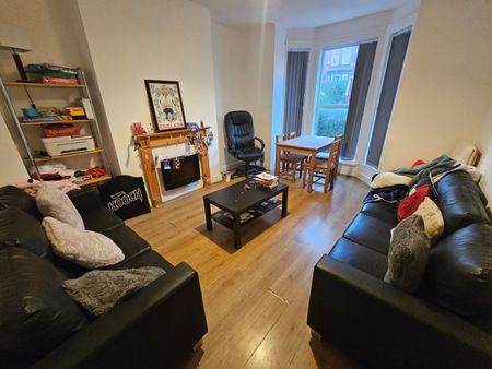 5 Bed - 248 Cardigan Road, Hyde Park, Leeds - LS6 1QL - Student - Photo 4