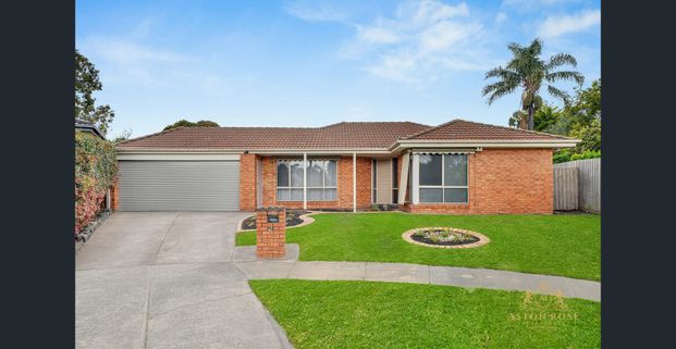 Stylish 4-Bedroom Home in Prime Location – Ideal for Families - Photo 1