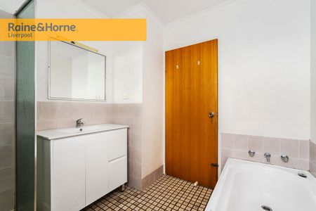 LARGE LIVING AREA - Photo 4