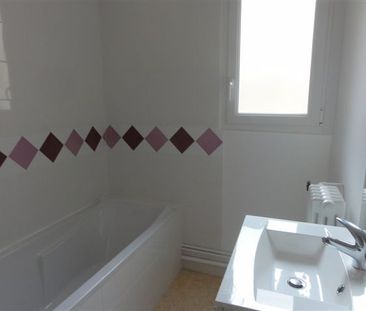 Location Appartement 4 pièces 89m² LE CREUSOT 71200 - Photo 6