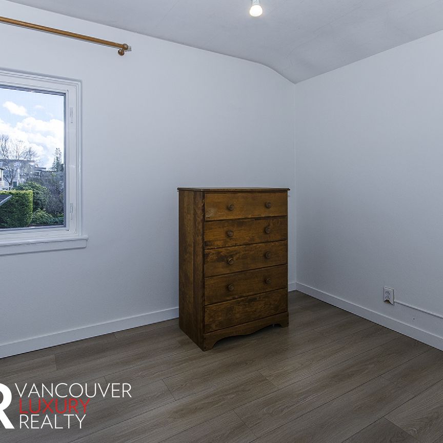 House in Vancouver West Side, BC - Photo 1