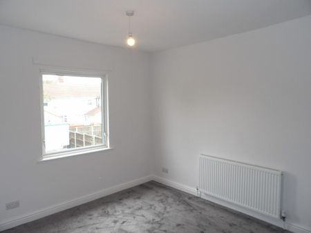 2 bedroom semi-detached house to rent - Photo 4