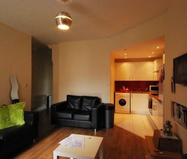 3 Bed - Amble Grove, Sandyford - Photo 4