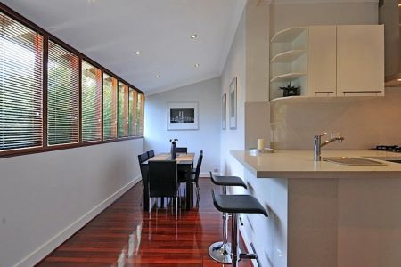 LIFESTYLE & LOCATION! - Photo 4