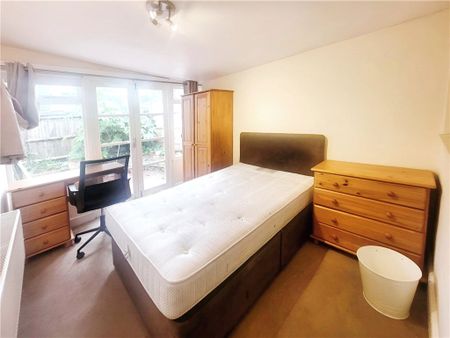 Langham Place, Egham, Surrey, TW20 9EB - Photo 4