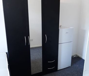 Studio Flat, Green Lane, B9 - Photo 1