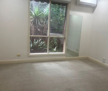 3/4 MacGowan Ave, Glen Huntly VIC 3163 - Apartment For Rent | Domain - Photo 3