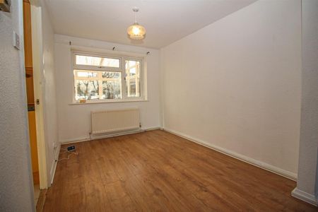 3 Bedroom House - Semi-Detached - Photo 3