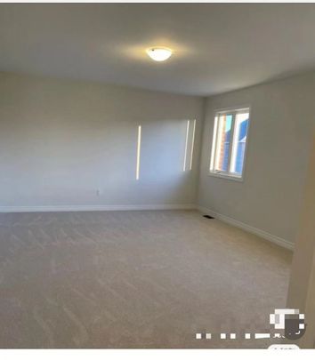 For Lease - 49 Bud leggett Cres Crescent Unit# room, Georgina, Ontario - Photo 1