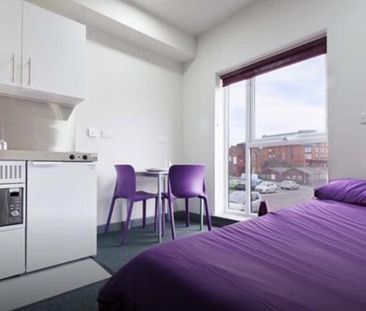 1 bedroom in a flat share to rent - Photo 3
