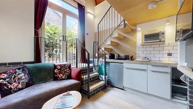 Studio to rent - Photo 1