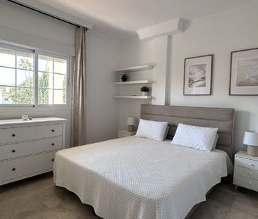 2 Bedroom Apartment For Rent in Nueva Andalucía, Málaga - Photo 2