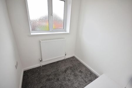2 bedroom semi-detached house to rent - Photo 2
