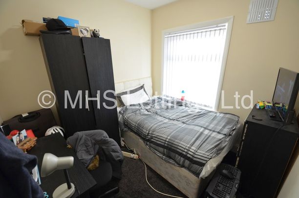 7 Bedroom End Terraced House for rent in Estcourt Avenue - Photo 1
