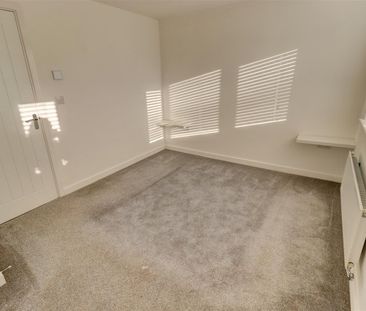 3 BED House To rent - Photo 2