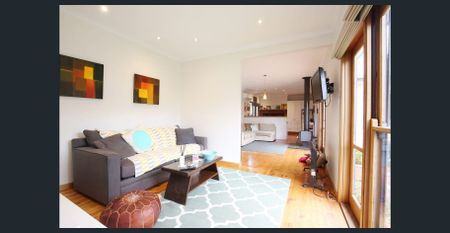 Short term rental in Convenient East Geelong - Photo 4