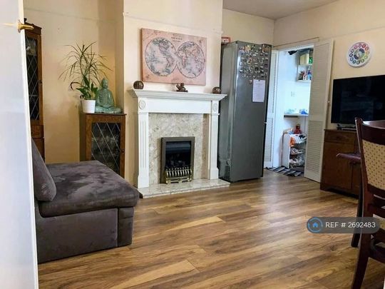 4 bedroom maisonette to rent - Photo 1