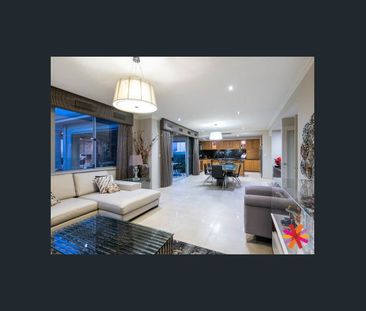 UNMATCHED COASTAL ENTERTAINER – LUXURY 4X3 WITH OCEAN VIEWS - Photo 5