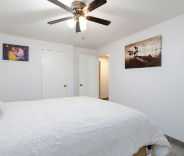 For Lease - 66 Chaucer Crescent, Barrie, Ontario - Photo 2