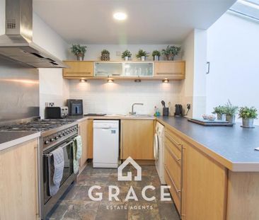 3 bedroom terraced house to rent - Photo 5