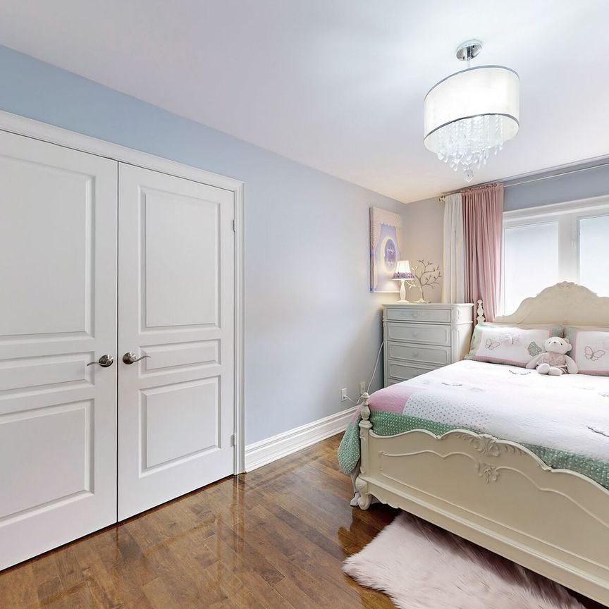 567 Melrose Ave, ON, CA, Toronto - Photo 1