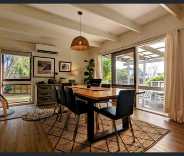 MODERN AND SPACIOUS - Photo 3