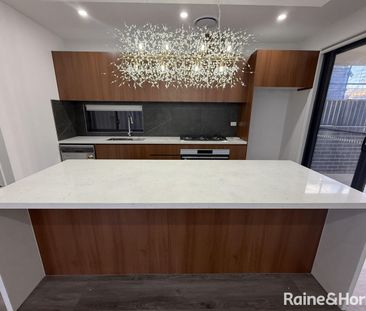 Contemporary Family Home in Prime Austral Location - Photo 2