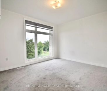 37 QUEENPOST DRIVE - Photo 4