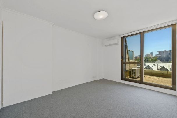 Unit 2/501 Glenmore Road, Edgecliff. - Photo 1