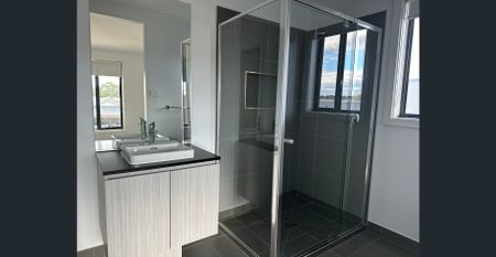 Modern home, thoughtfully designed for family living! - Photo 5