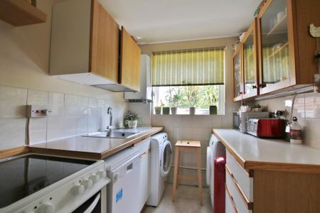 3 bedroom terraced house to rent - Photo 5