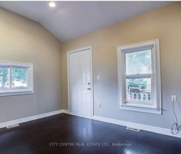 Detached Home For Lease | W9248183 - Photo 1