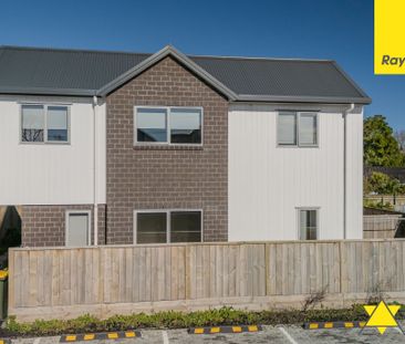 Modern, Low-Maintenance Living in Te Atatu Peninsula - Photo 3