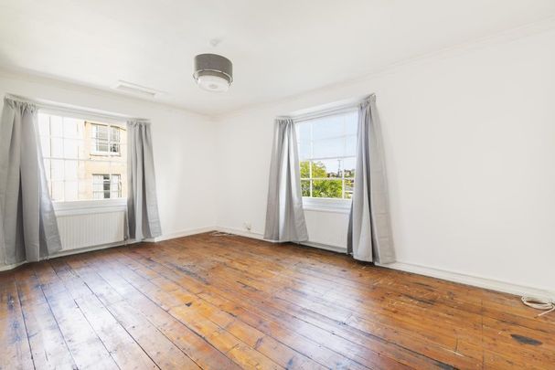 2 Bed Flat - Photo 1