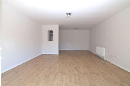 Old Farm Road East, Sidcup, DA15 - Photo 2