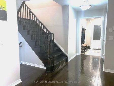 Townhouse For Lease | E8125392 - Photo 3