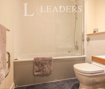 2 bedroom flat to rent - Photo 6