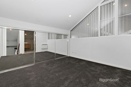 A STUNNING LIFESTYLE IN A MELBOURNE ICON! - Photo 4