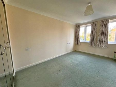 Addlestone Park, Addlestone, Surrey, KT15 - Photo 4