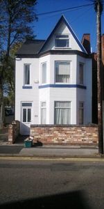 SIX BEDROOM-3 BATHROOMS-10 MINS FROM CITY CENTRE-£60 P/W/P/P - Photo 3