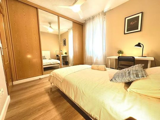 Avenida de Palomeras, Madrid, Community of Madrid 28018 - Photo 1