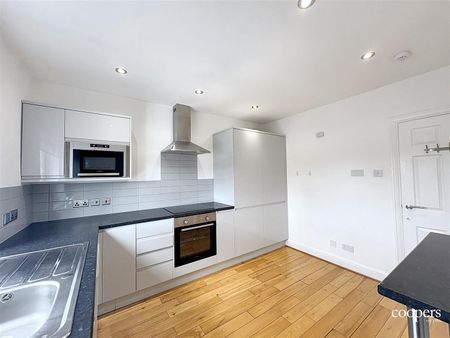 High Road, Ickenham, UB10 - Photo 5