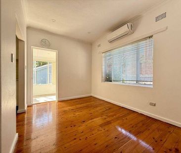 Sunny Quiet Renovated 3-bedroom Home in a Prime Location! - Photo 1