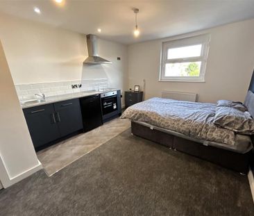 Studio to rent - Photo 3
