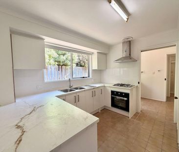 1 Rosalie Avenue, Cranbourne, Vic 3977 - Photo 5