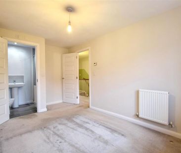 3 bedroom semi-detached house to rent - Photo 3